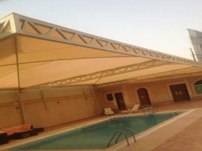 مظلات مسابح 